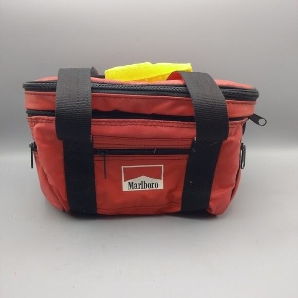 VINTAGE Marlboro Small Red Cooler Bag Insulated Lunch Box with Multiple Pockets - Picture 1 of 6
